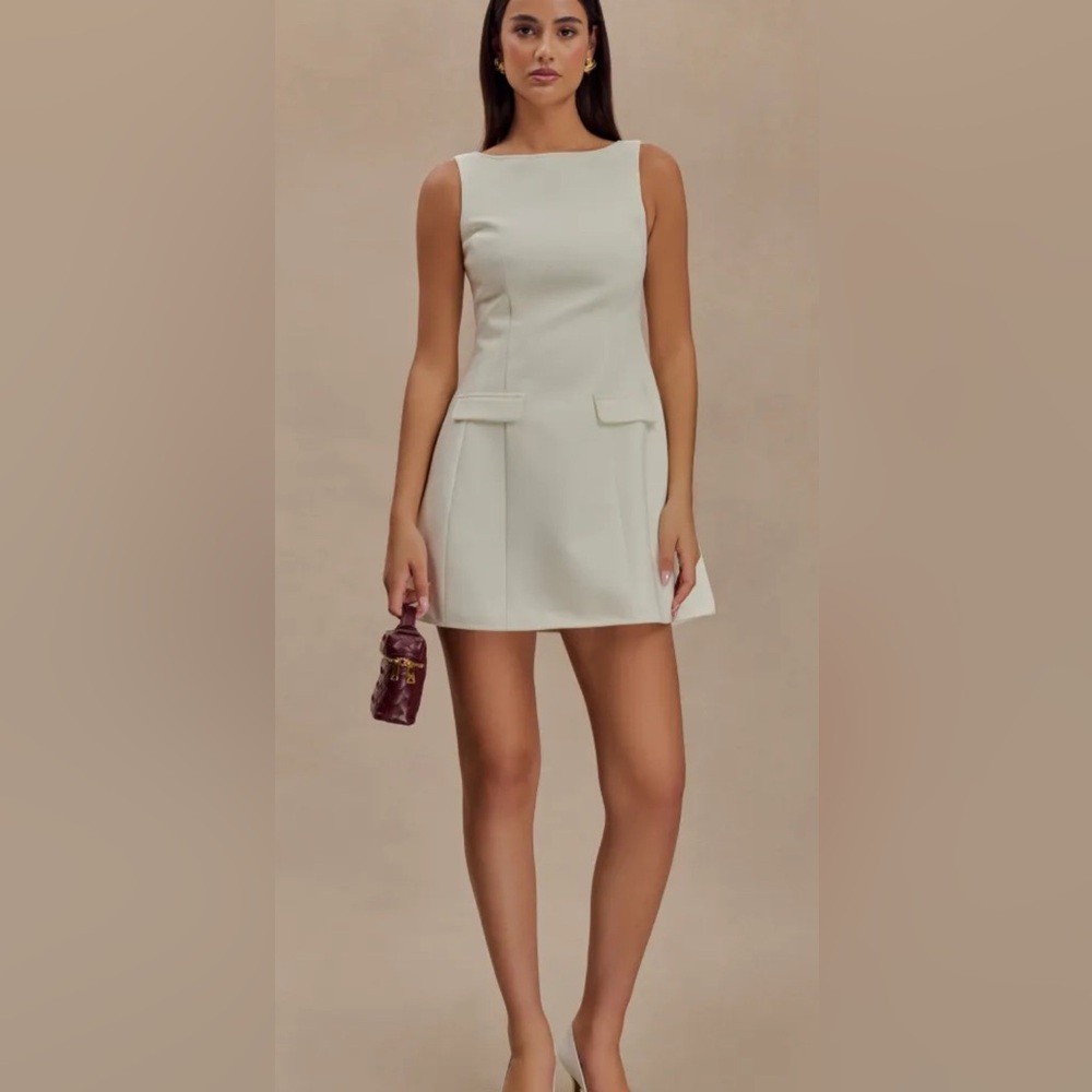 Meshki Elegant white Sleeveless Dress